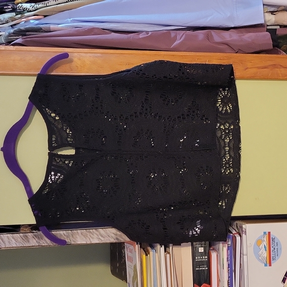 Bisou bisou black lacy crop large - Picture 2 of 2